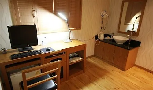 Argo Motel 2*
